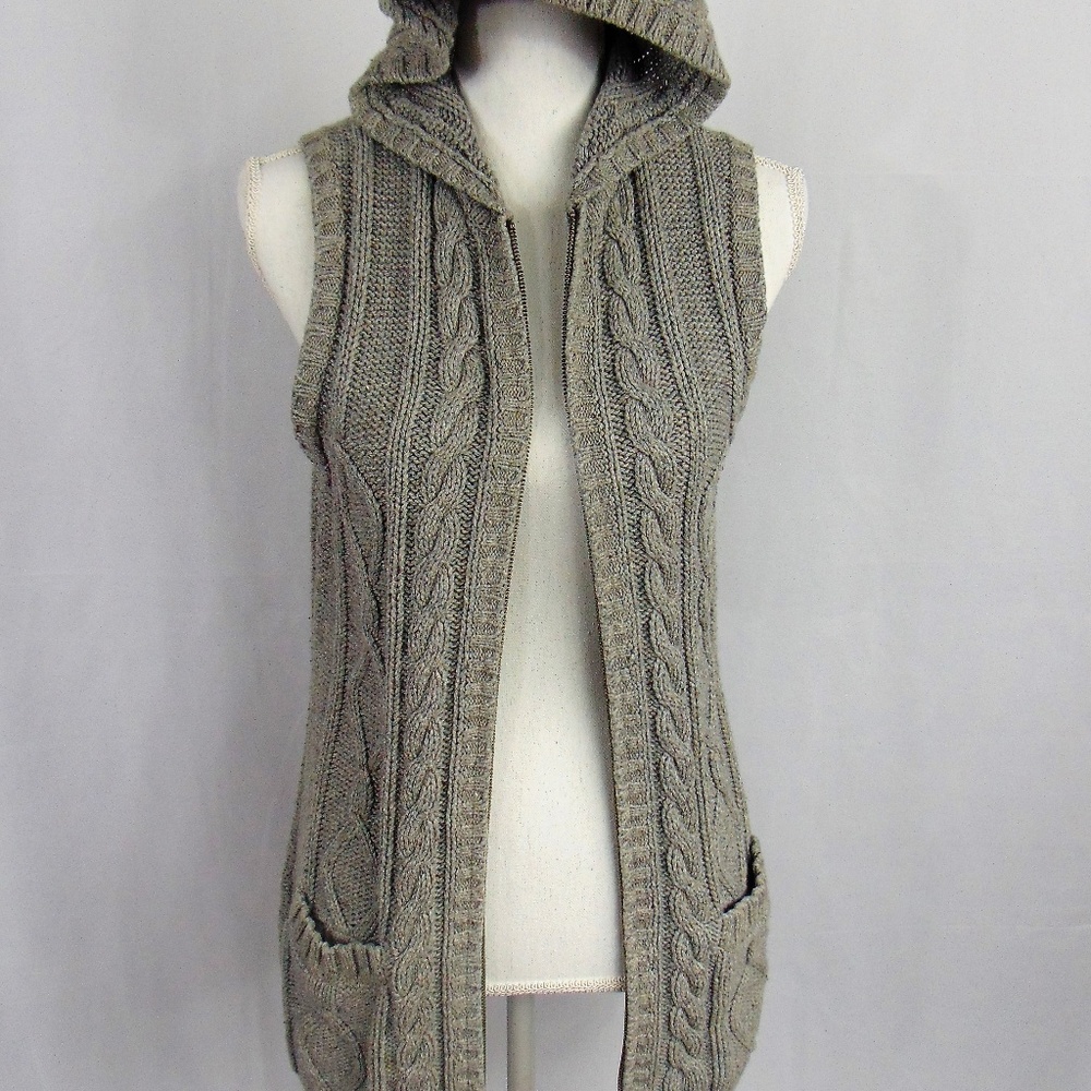 Eddie Bauer Long sleeveless Zipper Sweater